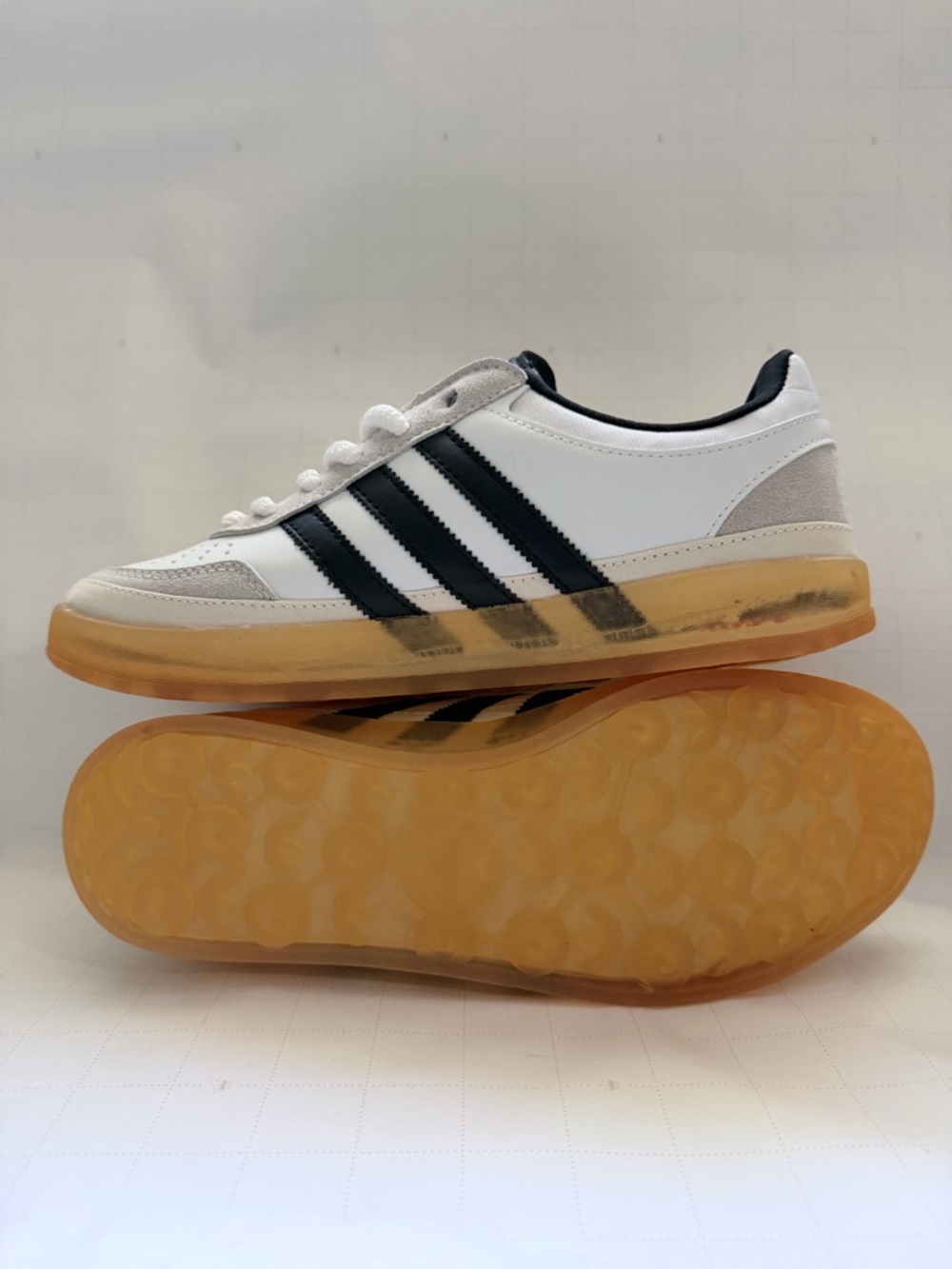 adidas Men’s White Black Gray Low-Top Sneakers - Picture 3 of 5
